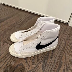 Womens Nike Blazer Hightop Sneaker Size 7.5